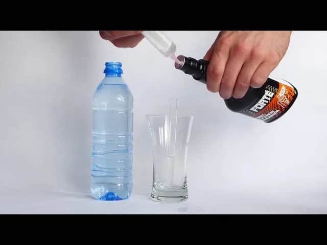 Woda w benzynie objawy - jak rozpoznać problemy z silnikiem