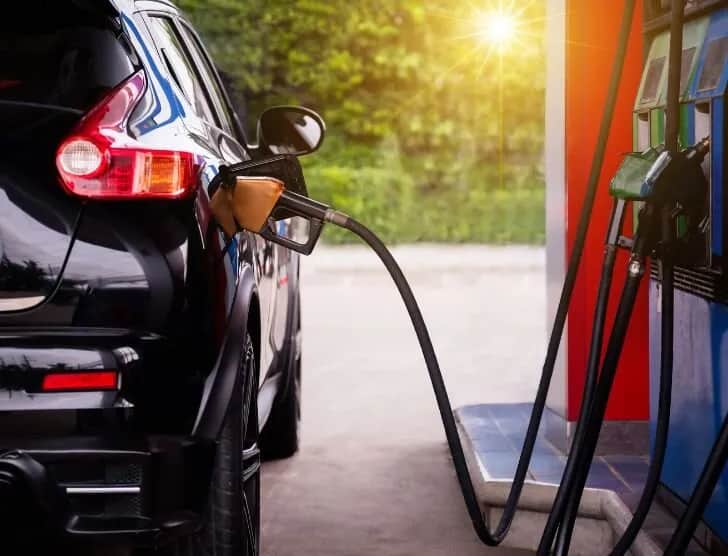 Używany diesel czy benzyna - co wybrać, aby uniknąć kosztów?