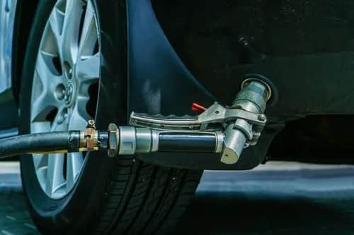 Ile kosztuje legalizacja butli LPG? Zaskakujące ceny i porównania