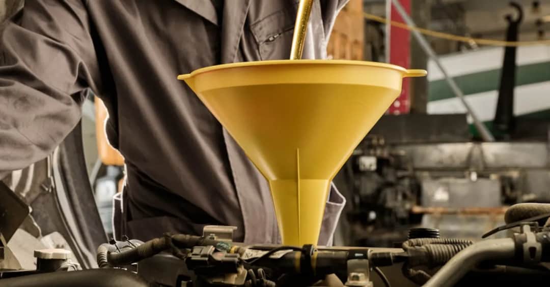 Wymiana oleju ile można przekroczyć – ryzyko i zalecenia dla kierowców