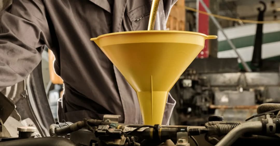 Wymiana oleju ile można przekroczyć – ryzyko i zalecenia dla kierowców