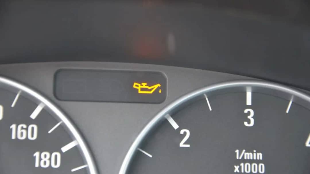 Kontrolka wymiany oleju – ile można jechać bez ryzyka uszkodzenia silnika?