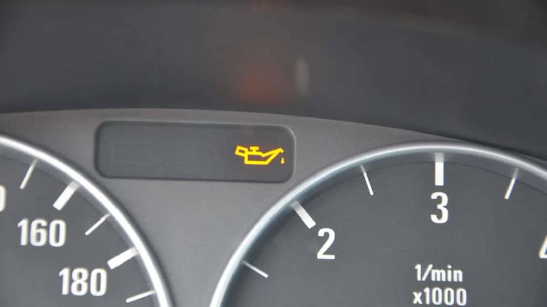 Kontrolka wymiany oleju – ile można jechać bez ryzyka uszkodzenia silnika?