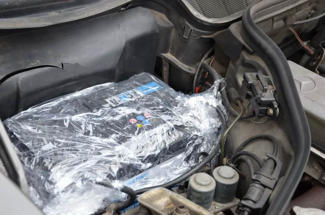 Czy na myjni można umyć silnik? Dowiedz się, jakie są zagrożenia